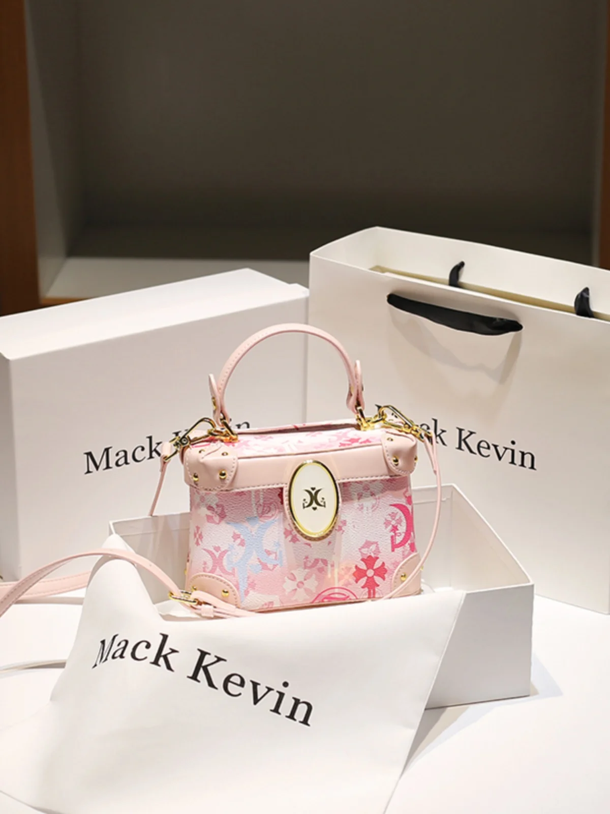 New Fashion and Colorful Square Bag with Beautiful Flower Printing and Tassel Women's Popular and Luxury Shoulder Crossbody Bag
New Fashion and Colorful Square Bag with Beautiful Flower Printing and Tassel Women's Popular and Luxury Shoulder Crossbody Bag