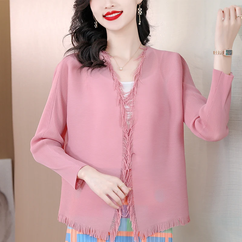 2023 New Spring Summer Women Solid Color Shawl Cardigan Fashion Folds Tassel Thin Long Sleeve Sunscreen Cardigan Coat
2023 New Spring Summer Women Solid Color Shawl Cardigan Fashion Folds Tassel Thin Long Sleeve Sunscreen Cardigan Coat