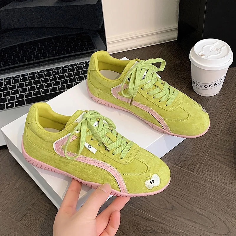 Sweet Womens Shoes New Luxury Suede Moral Training Shoes for Woman Fashion Retro Sports Casual Shoe Designer Shoes Zapatos Mujer
Sweet Womens Shoes New Luxury Suede Moral Training Shoes for Woman Fashion Retro Sports Casual Shoe Designer Shoes Zapatos Mujer