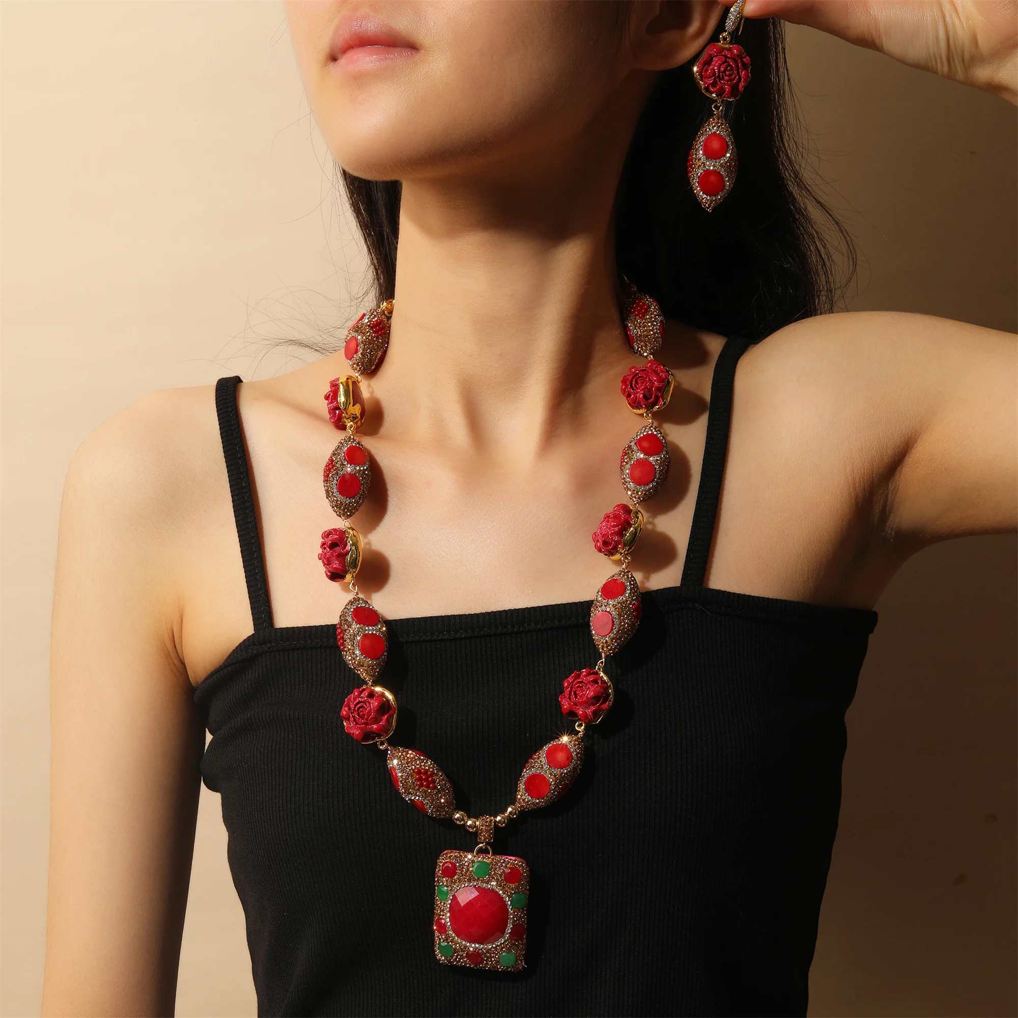 Luxury Red Jade Necklace Set with Resin Flowers Bezel Setting American Diamonds Inlaid Natural Red Coral Olive Beads for Gift
Luxury Red Jade Necklace Set with Resin Flowers Bezel Setting American Diamonds Inlaid Natural Red Coral Olive Beads for Gift