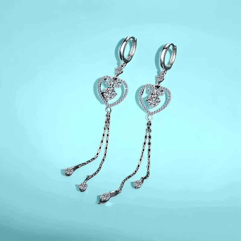 1CT S925 Серебро PT950 Позолоченные Серьги с бахромой в форме сердца Муассанит GBA Сертифицированные модные украшения Бесплатная подарочная коробка Женская элегантная
1CT S925 Серебро PT950 Позолоченные Серьги с бахромой в форме сердца Муассанит GBA Сертифицированные модные украшения Бесплатная подарочная коробка Женская элегантная