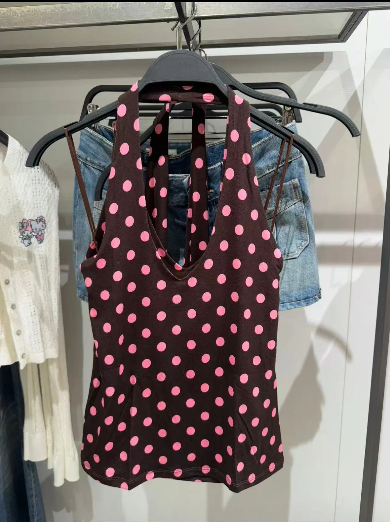 Spring Summer New Sweet Spicy Style Slim Fit Sleeveless Fashion Backless Polka Dot Hanging Neckline Vest Top Women's Fashion
Spring Summer New Sweet Spicy Style Slim Fit Sleeveless Fashion Backless Polka Dot Hanging Neckline Vest Top Women's Fashion