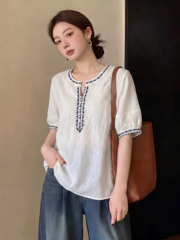 Ethnic Embroidered V-neck Short Sleeve Shirt Women's Summer New plus Size Doll Top Korean Style Loose Fit Regular Sleeve
Ethnic Embroidered V-neck Short Sleeve Shirt Women's Summer New plus Size Doll Top Korean Style Loose Fit Regular Sleeve