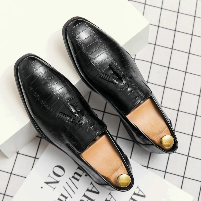 Luxury Leather Brogue Mens Flats Shoes Casual British Style Men Oxfords Fashion Brand Dress Shoes For Men Pop
Luxury Leather Brogue Mens Flats Shoes Casual British Style Men Oxfords Fashion Brand Dress Shoes For Men Pop