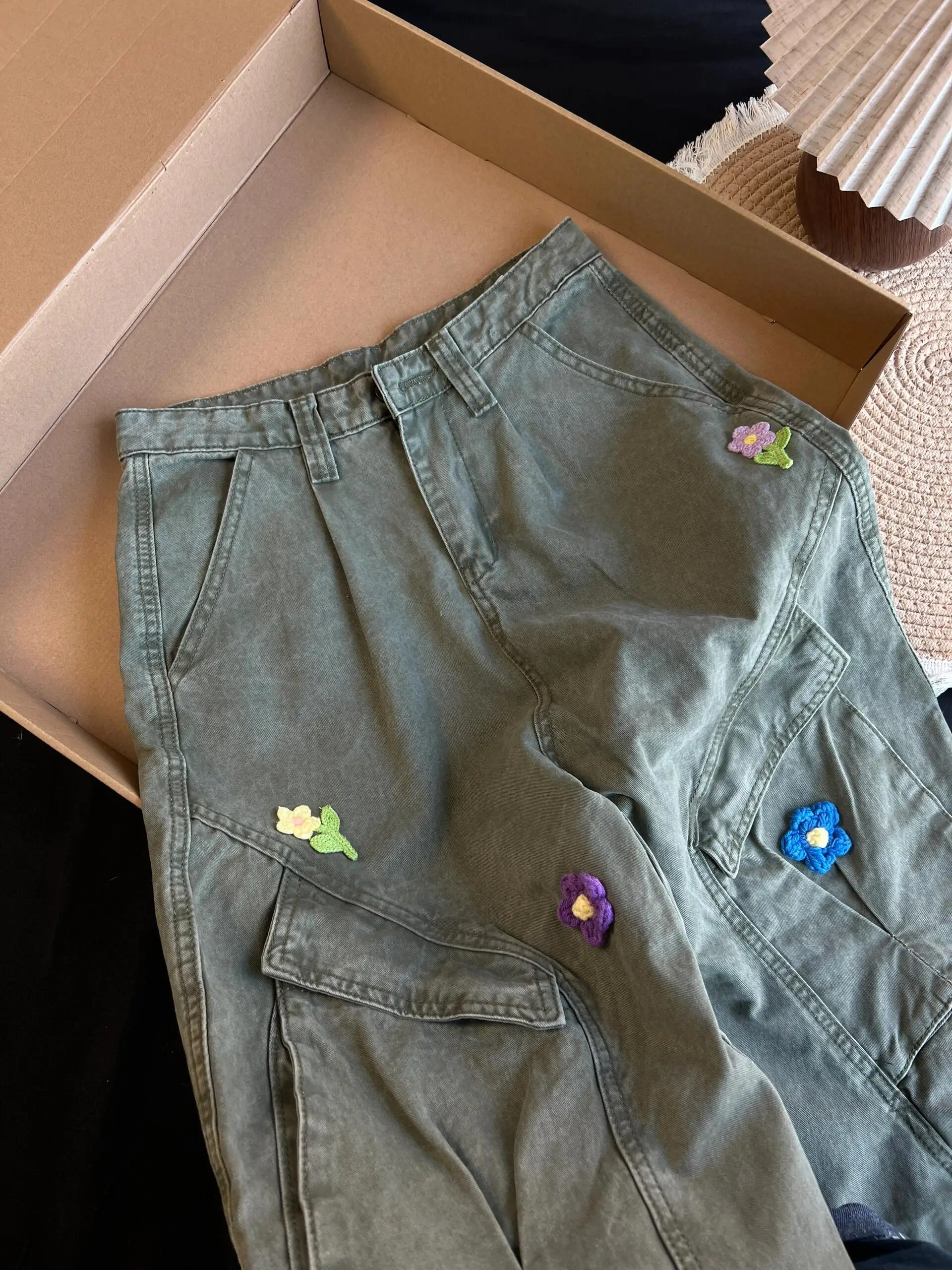 Американские джинсы-карго в стиле милитари с цветочной вышивкой, женские, с высокой талией, осенне-зимние, свободные, стройнящие, в пол...
Американские джинсы-карго в стиле милитари с цветочной вышивкой, женские, с высокой талией, осенне-зимние, свободные, стройнящие, в пол...