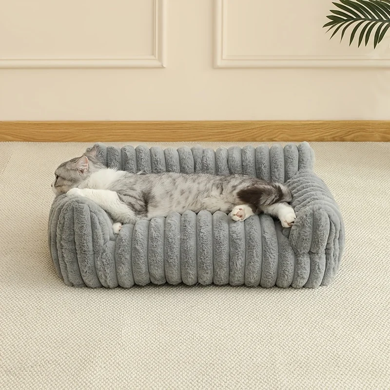 Soft polyester fiber pet bed, suitable for medium and small cats or as a cat sofa bed for sleeping, breathable all year round.
Soft polyester fiber pet bed, suitable for medium and small cats or as a cat sofa bed for sleeping, breathable all year round.
