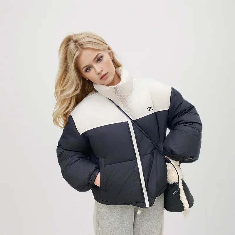 Женская зимняя куртка, женская контрастная теплая короткая хлопковая куртка с воротником-стойкой, женские повседневные парки, куртка на молнии, новинка 2023 года
Женская зимняя куртка, женская контрастная теплая короткая хлопковая куртка с воротником-стойкой, женские повседневные парки, куртка на молнии, новинка 2023 года
