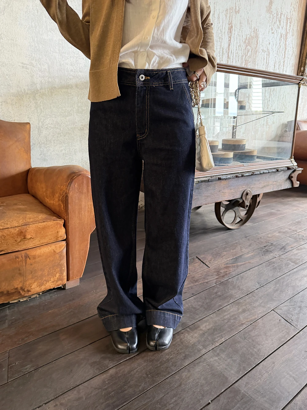 High Waist Classic Straight Leg Original Color Denim Jeans Women's Versatile Washed Slimming Long Trousers Spring 2026
High Waist Classic Straight Leg Original Color Denim Jeans Women's Versatile Washed Slimming Long Trousers Spring 2026