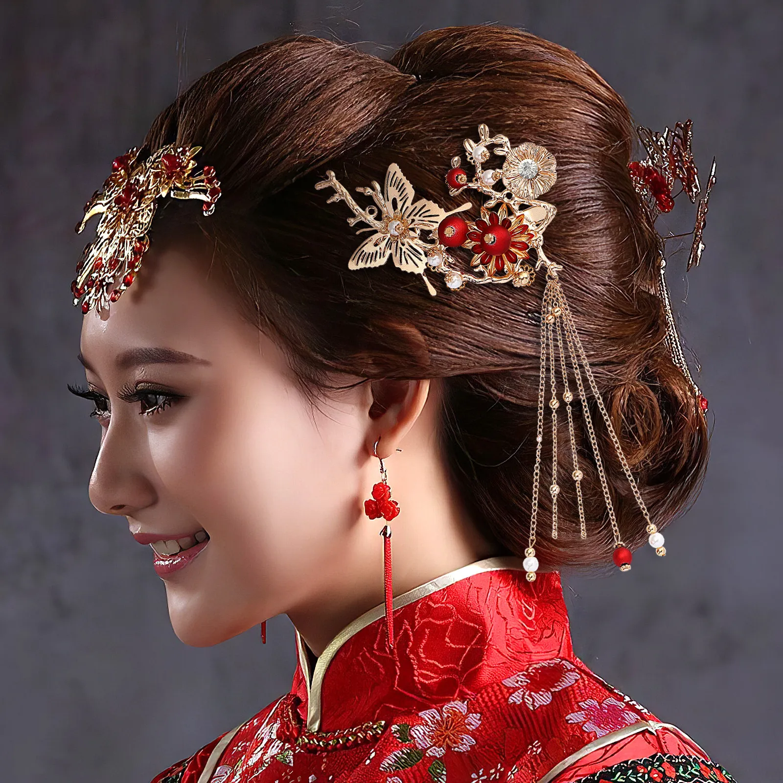 1 пара винтажных заколок для волос с изящным цветочным узором и бабочками, свадебный головной убор, украшение для волос для женщин, элегантный аксессуар
1 пара винтажных заколок для волос с изящным цветочным узором и бабочками, свадебный головной убор, украшение для волос для женщин, элегантный аксессуар