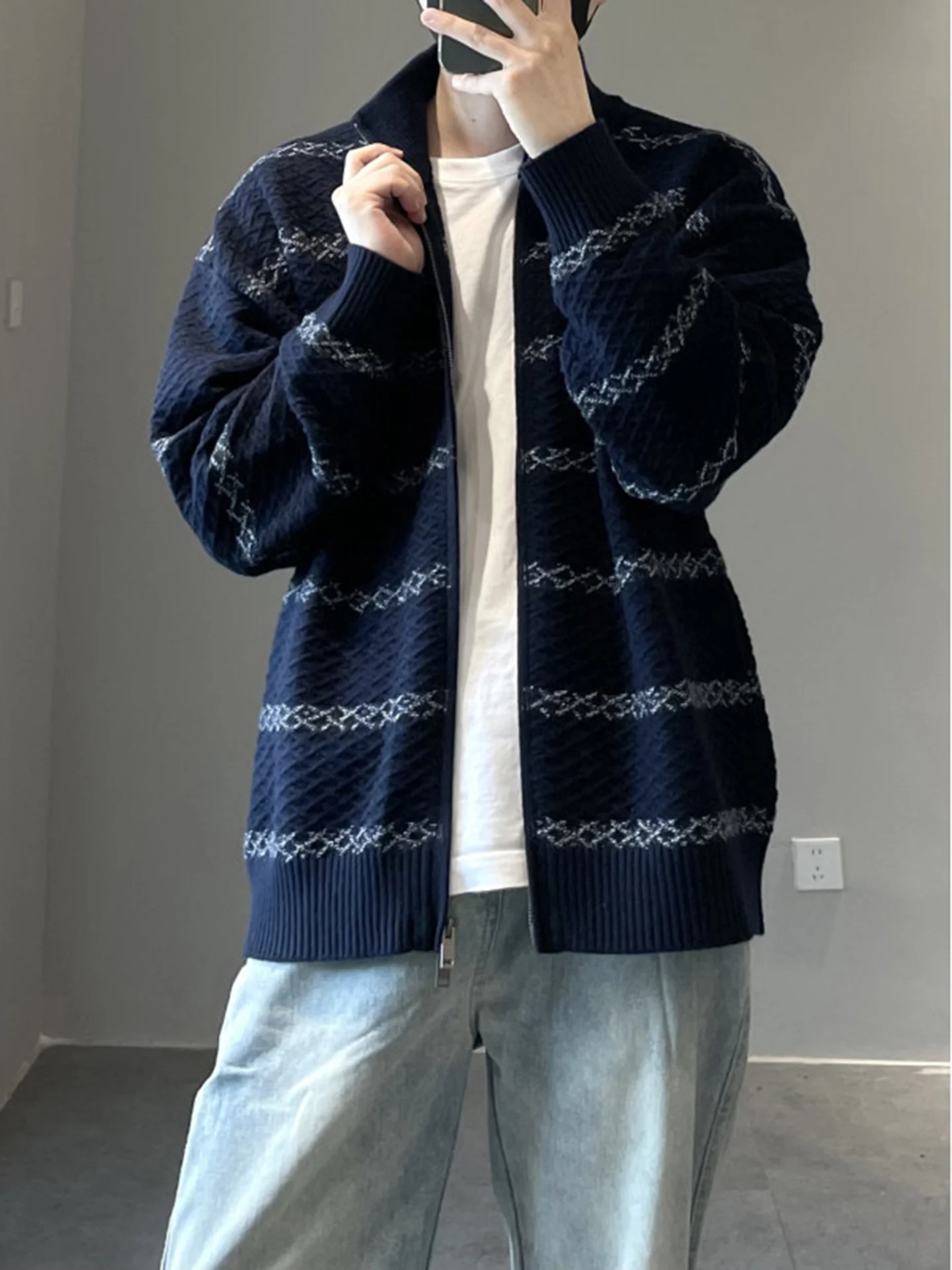 Мужской вязаный свитер Cleanfit в корейском стиле, осенний, в полоску, с цветными вставками, отложным воротником, на пуговицах, повседневный, свободного кроя, с длинными рукавами
Мужской вязаный свитер Cleanfit в корейском стиле, осенний, в полоску, с цветными вставками, отложным воротником, на пуговицах, повседневный, свободного кроя, с длинными рукавами