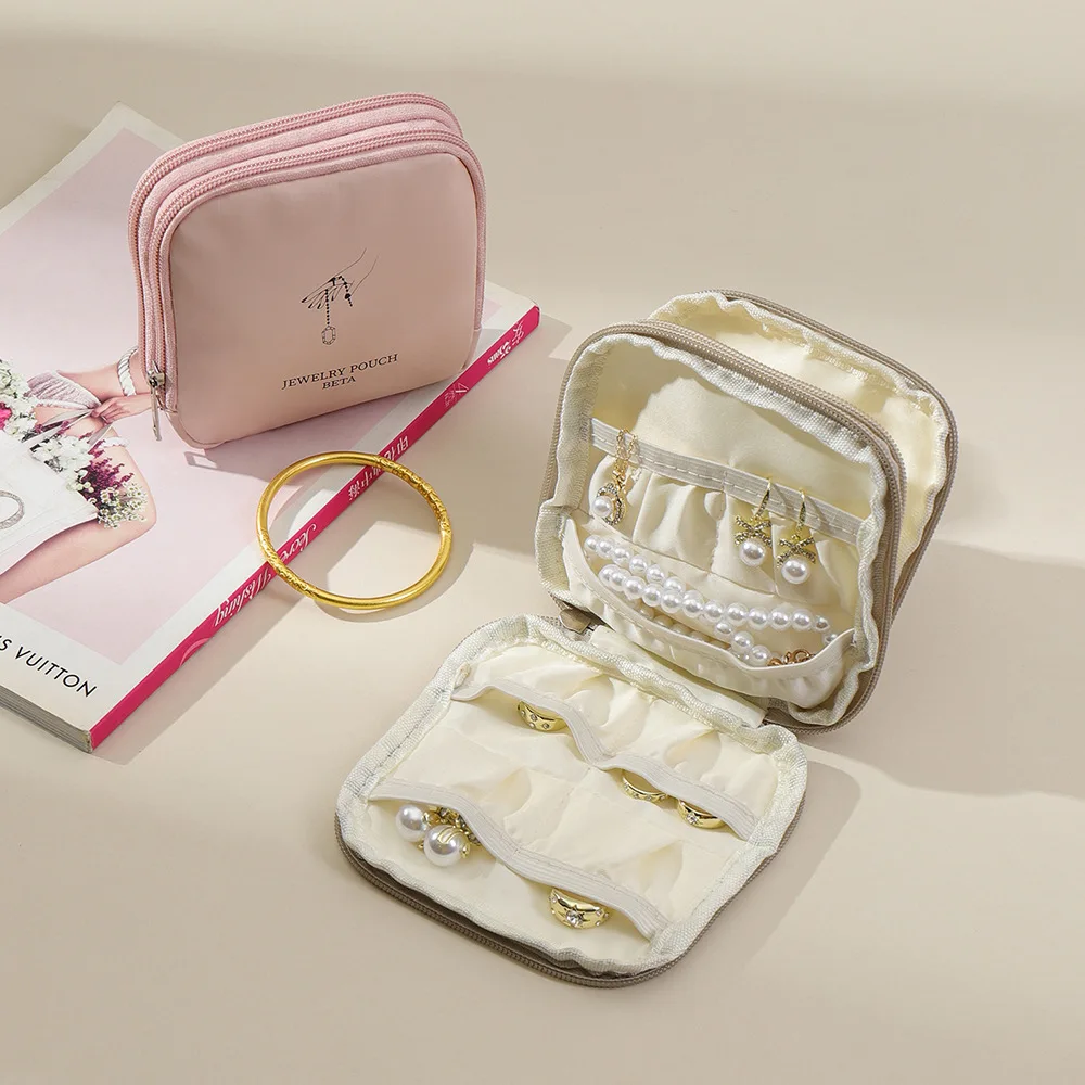 PU leather jewelry bag - portable jewelry bag - jewelry storage box - exquisite and lightweight storage bag
PU leather jewelry bag - portable jewelry bag - jewelry storage box - exquisite and lightweight storage bag