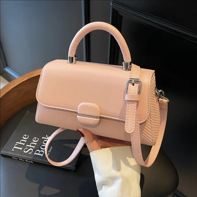 2025 Новая модная большая сумка для женщин, дизайнерская роскошная сумка, стильная сумка через плечо, простая квадратная сумка высокого качества, универсальная сумка
2025 Новая модная большая сумка для женщин, дизайнерская роскошная сумка, стильная сумка через плечо, простая квадратная сумка высокого качества, универсальная сумка