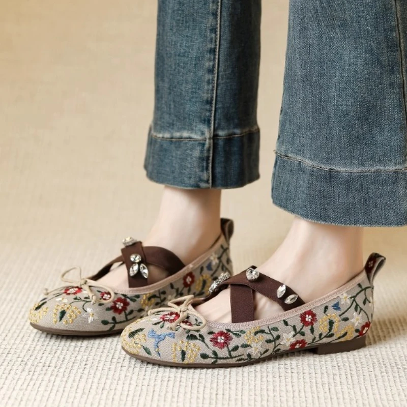 Luxury CRYSTAL Embroidered Flower Ballet Flats Women Round Toe Leopard Print Design Comfort Mary Jane Shoe Autumn Designer Flats
Luxury CRYSTAL Embroidered Flower Ballet Flats Women Round Toe Leopard Print Design Comfort Mary Jane Shoe Autumn Designer Flats