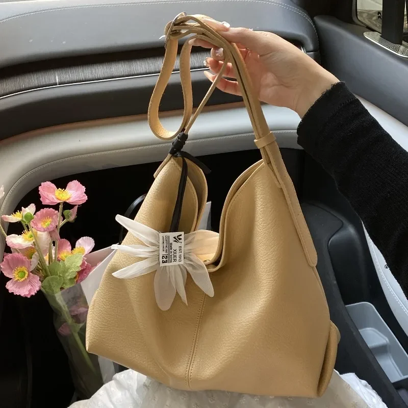 Large Capacity Commuting Tote Bag for Women Shoulder Bags Versatile Simple Class Bags for Girl Designer Bags Female Bag Сумка
Large Capacity Commuting Tote Bag for Women Shoulder Bags Versatile Simple Class Bags for Girl Designer Bags Female Bag Сумка