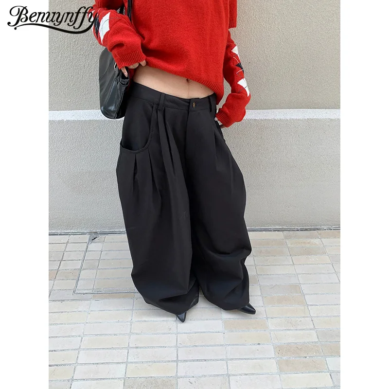 Benuynffy Streetwear Baggy Suit Pants for Women Fashion 2025 Autumn Winter New Black Low Waist Pleated Casual Wide Leg Pants
Benuynffy Streetwear Baggy Suit Pants for Women Fashion 2025 Autumn Winter New Black Low Waist Pleated Casual Wide Leg Pants