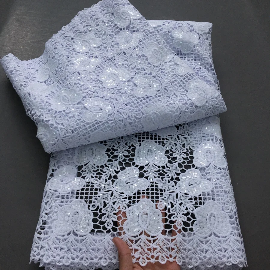 2025 French Brocade Lace Fabric 5 Yards Gilding African Lace Fabric High Quality Nigerian Bride Wedding Dress for Women A2100
2025 French Brocade Lace Fabric 5 Yards Gilding African Lace Fabric High Quality Nigerian Bride Wedding Dress for Women A2100