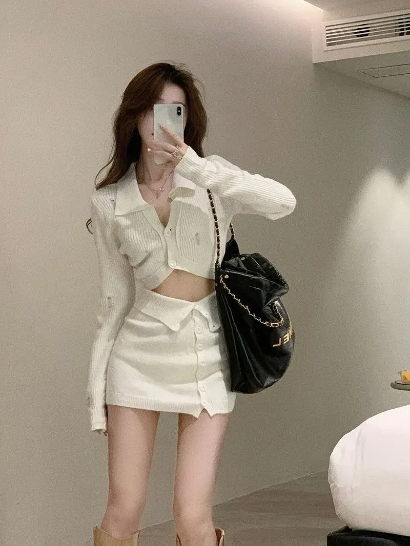 Knitted 2 Piece Dress Set Elegant Pure Color Mini Skirt Set + Casual Long Sleeve Sweater Cardigan Korea Style Suit 2025 Autumn
Knitted 2 Piece Dress Set Elegant Pure Color Mini Skirt Set + Casual Long Sleeve Sweater Cardigan Korea Style Suit 2025 Autumn