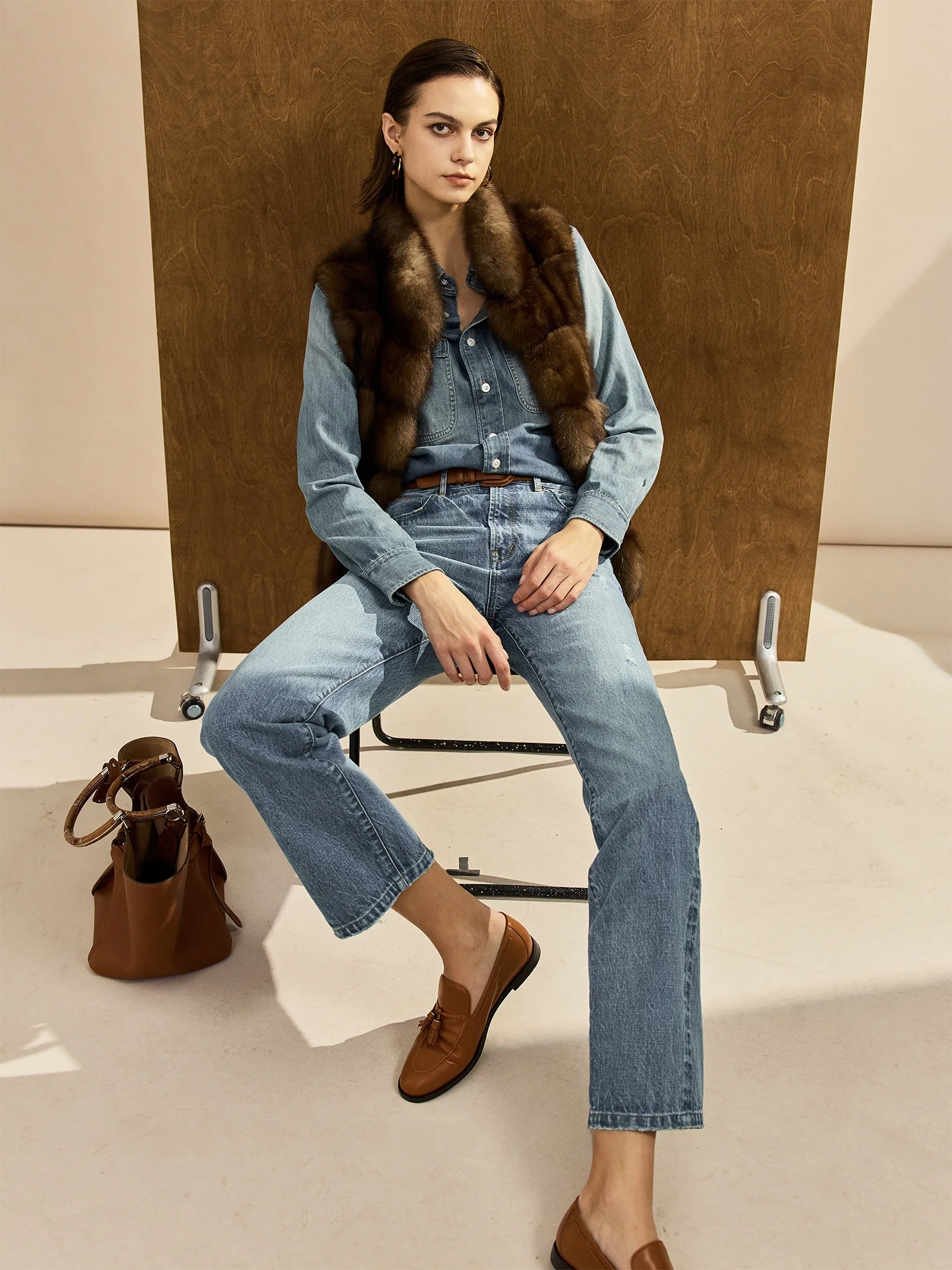 Джинсы женские Colin Wang, винтажные, из плотного денима, красные, с эффектом потертости, прямого кроя, без стрейча, с высокой талией
Джинсы женские Colin Wang, винтажные, из плотного денима, красные, с эффектом потертости, прямого кроя, без стрейча, с высокой талией