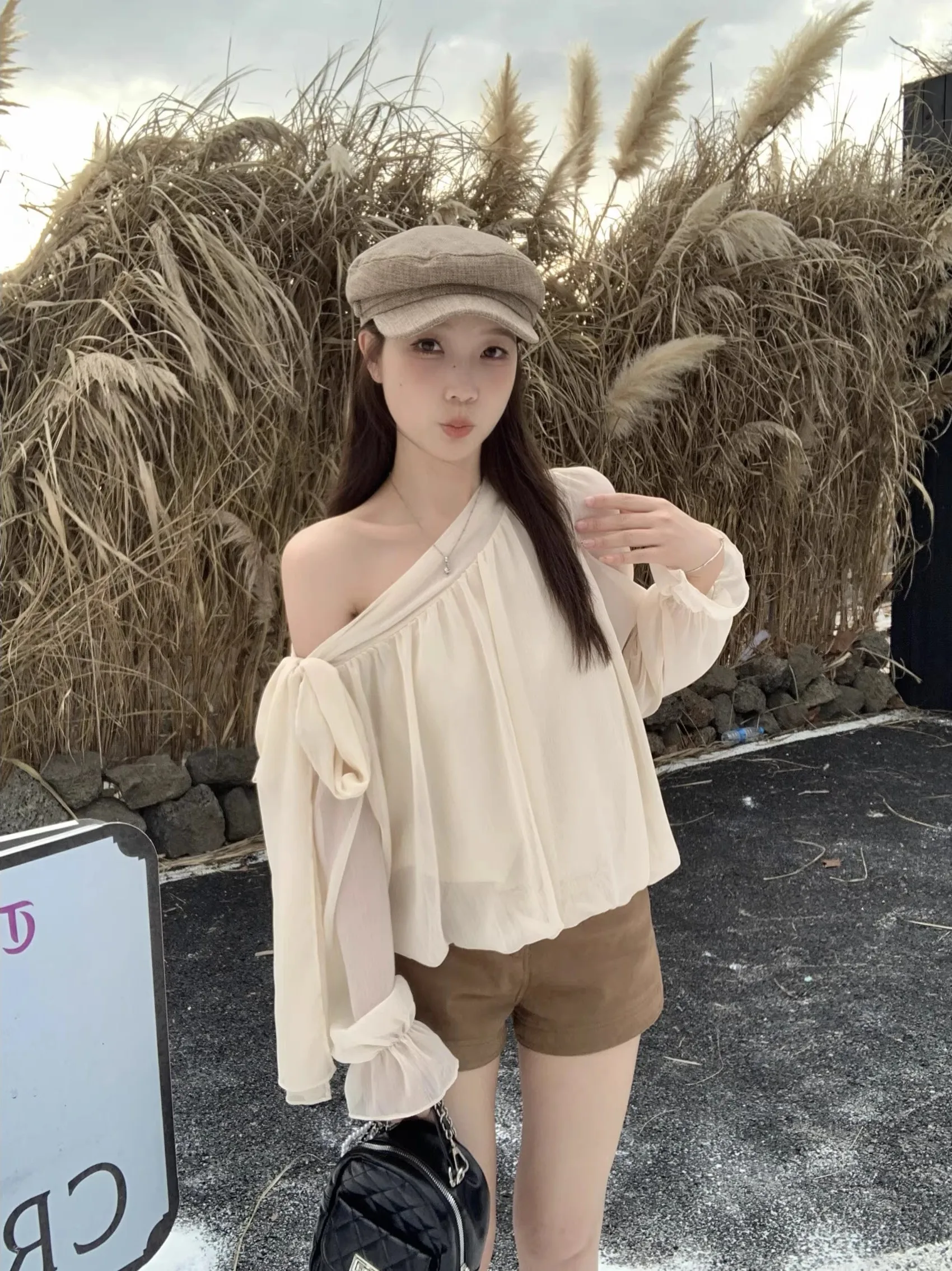 plus Size Sweet Spicy Style Long Sleeve Shirt Women Spring Design Sense Tie Belt Flared Sleeve Elegance Top Korean Loose Fit
plus Size Sweet Spicy Style Long Sleeve Shirt Women Spring Design Sense Tie Belt Flared Sleeve Elegance Top Korean Loose Fit