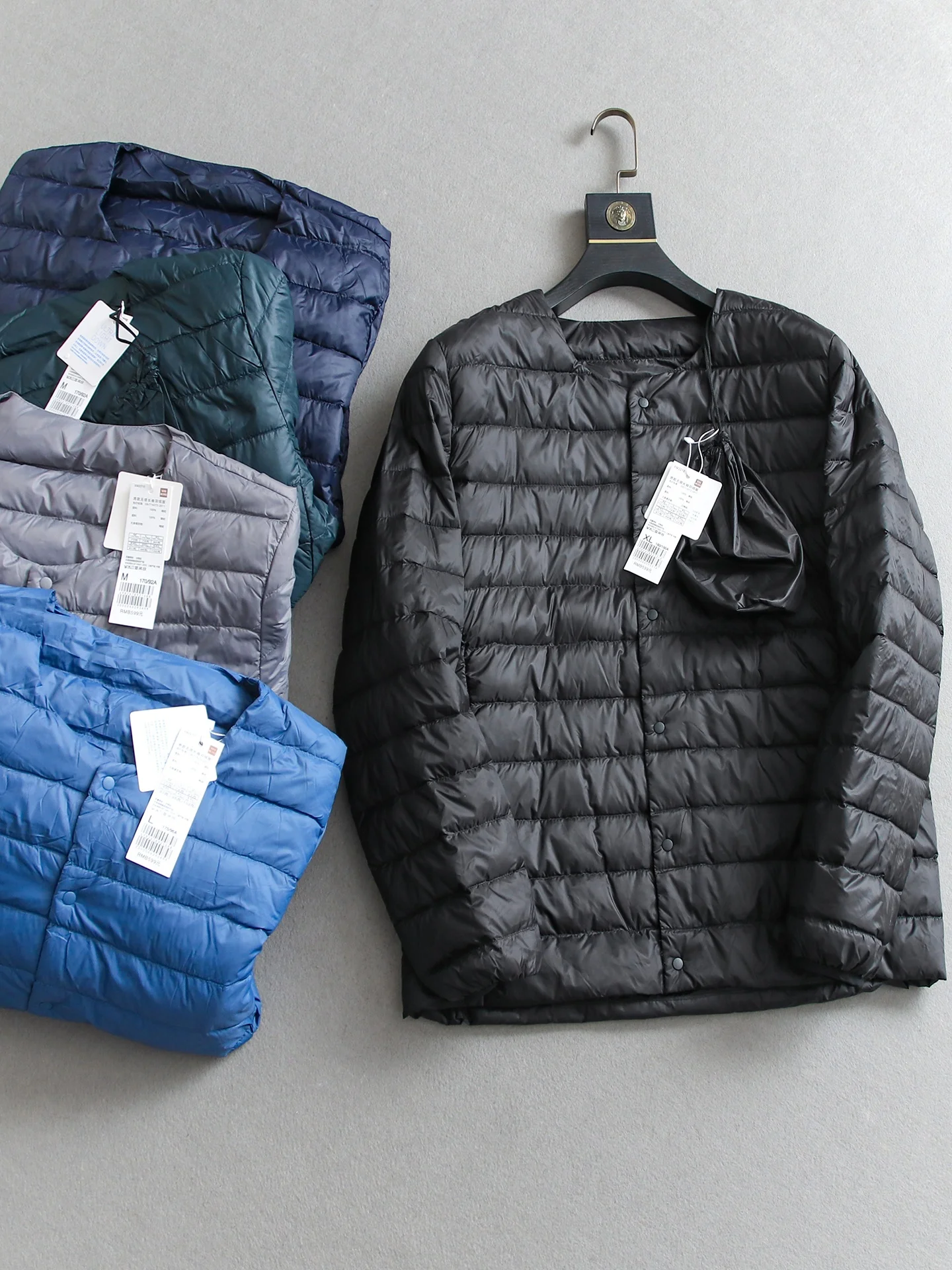 Lightweight Long Sleeve round Neckdown Jacket for Couples Color Casual Warm Duck down Coat Men's Women's Storage Bag In...
Lightweight Long Sleeve round Neckdown Jacket for Couples Color Casual Warm Duck down Coat Men's Women's Storage Bag In...