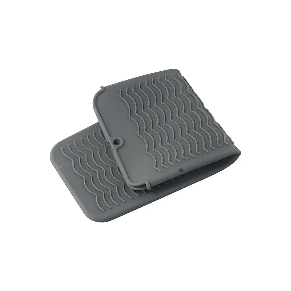 Stripe Anti-Scalding Antistatic Hair Straightener Storage Bag Curling Iron Anti-Heat Sleeve Silicone Heat Pad With Perm Clip
Stripe Anti-Scalding Antistatic Hair Straightener Storage Bag Curling Iron Anti-Heat Sleeve Silicone Heat Pad With Perm Clip