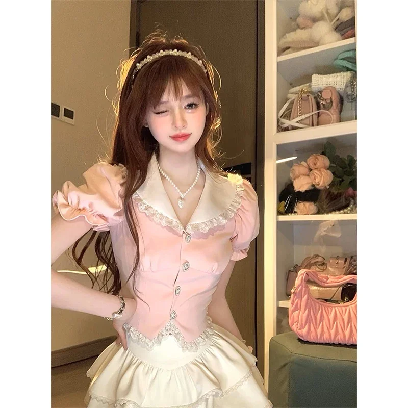 Japanese Style Cropped Pink Shirts Women Summer New Cute Lace Patchwork Blouses Y2K Puff Short Sleeve Slim Womens Tops
Japanese Style Cropped Pink Shirts Women Summer New Cute Lace Patchwork Blouses Y2K Puff Short Sleeve Slim Womens Tops