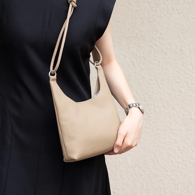 Ladies Cow Genuine Leather Messenger Bag Women's Fashion Retro Versatile Shoulder Handbags Female Crossbody Bags for Lady New
Ladies Cow Genuine Leather Messenger Bag Women's Fashion Retro Versatile Shoulder Handbags Female Crossbody Bags for Lady New