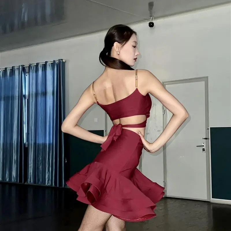 Customized Latin Dance Dress Performance Clothes Black Wine Red Flower Strap Top Fishbone Half Skirt Art Exam Competition Female
Customized Latin Dance Dress Performance Clothes Black Wine Red Flower Strap Top Fishbone Half Skirt Art Exam Competition Female