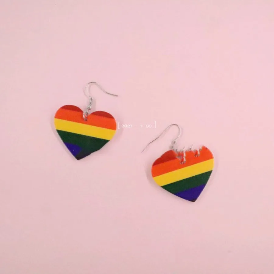 Acrylic Sweet Love Against Color Striped Ear Accessories Girl Heart Small Fresh Earrings
Acrylic Sweet Love Against Color Striped Ear Accessories Girl Heart Small Fresh Earrings