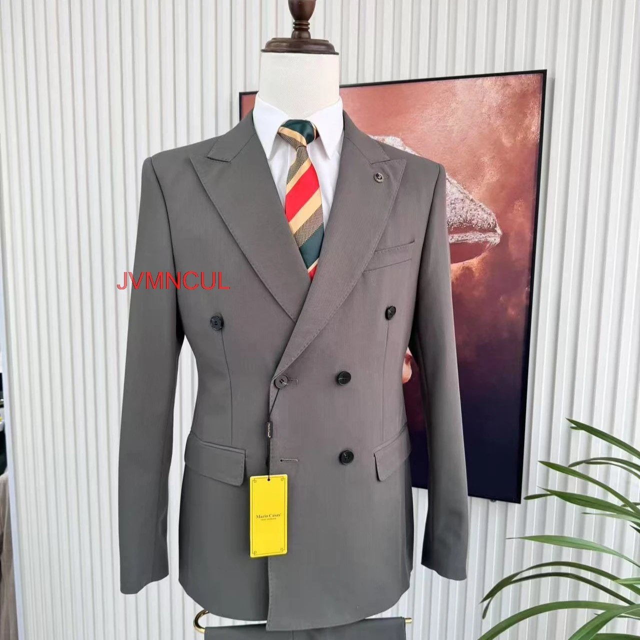 2026 Men's Double Breasted Suit Slim Fit Wedding Groom Business Formal Party Host Blazer Jacket Elegant Prom Tuxedo Outfit
2026 Men's Double Breasted Suit Slim Fit Wedding Groom Business Formal Party Host Blazer Jacket Elegant Prom Tuxedo Outfit