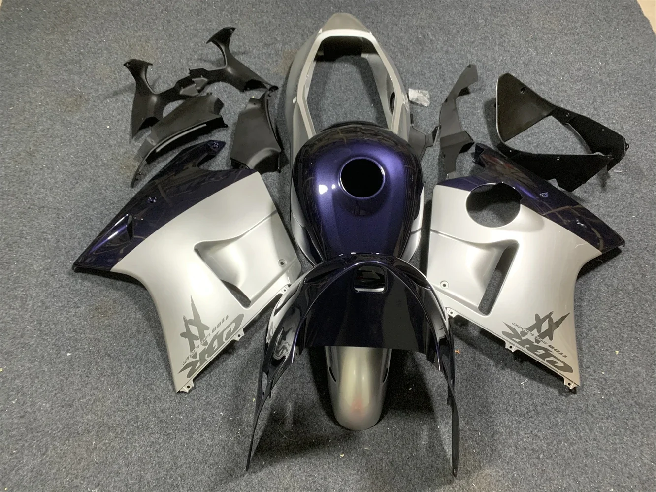 Обтекатель для мотоцикла подходит для CBR1100XX 1996 1997 1998 1999 2000 2001-2003 2004 2005 2006 CBR1100 96-07 обтекатель серый фиолетовый
Обтекатель для мотоцикла подходит для CBR1100XX 1996 1997 1998 1999 2000 2001-2003 2004 2005 2006 CBR1100 96-07 обтекатель серый фиолетовый