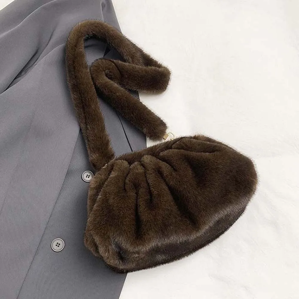 Large Capacity Furry Pleated Shoulder Bag Furry Lightweight Cloud Crossbody Bag Solid Color Soft Mink Fur Wrinkle Handbag Girls
Large Capacity Furry Pleated Shoulder Bag Furry Lightweight Cloud Crossbody Bag Solid Color Soft Mink Fur Wrinkle Handbag Girls