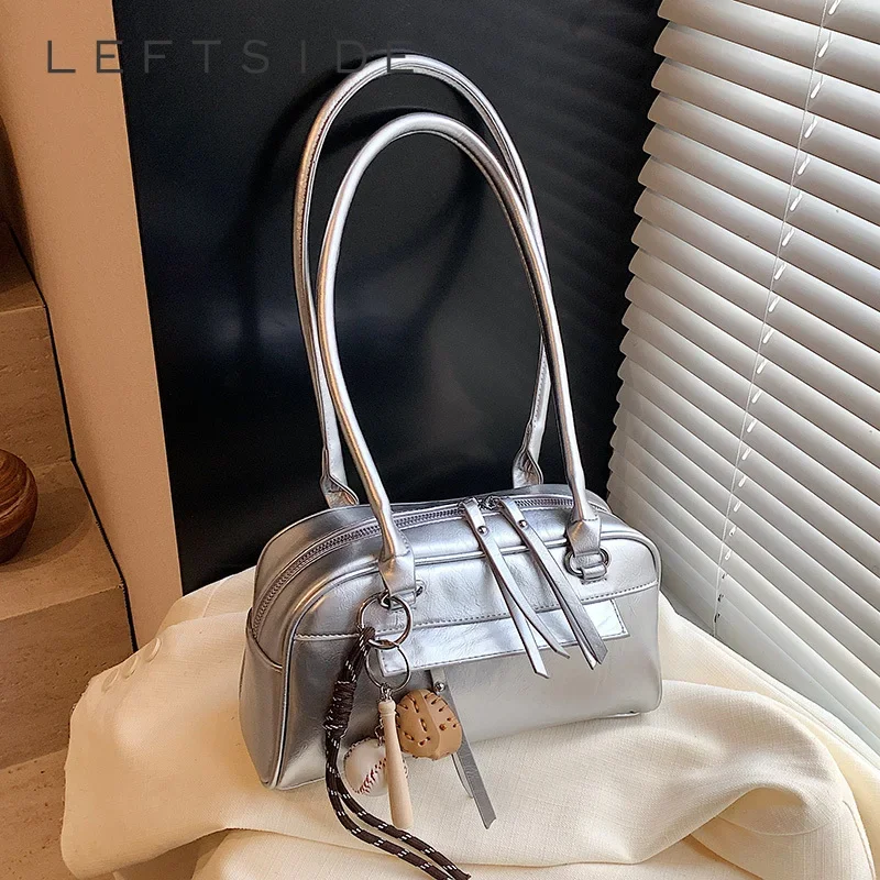 LEFTSIDE Small Silver PU Leather Solid Color Underarm Bags for Women 2024 Y2K Ladies Shoulder Bag Females Handbags and Purses
LEFTSIDE Small Silver PU Leather Solid Color Underarm Bags for Women 2024 Y2K Ladies Shoulder Bag Females Handbags and Purses