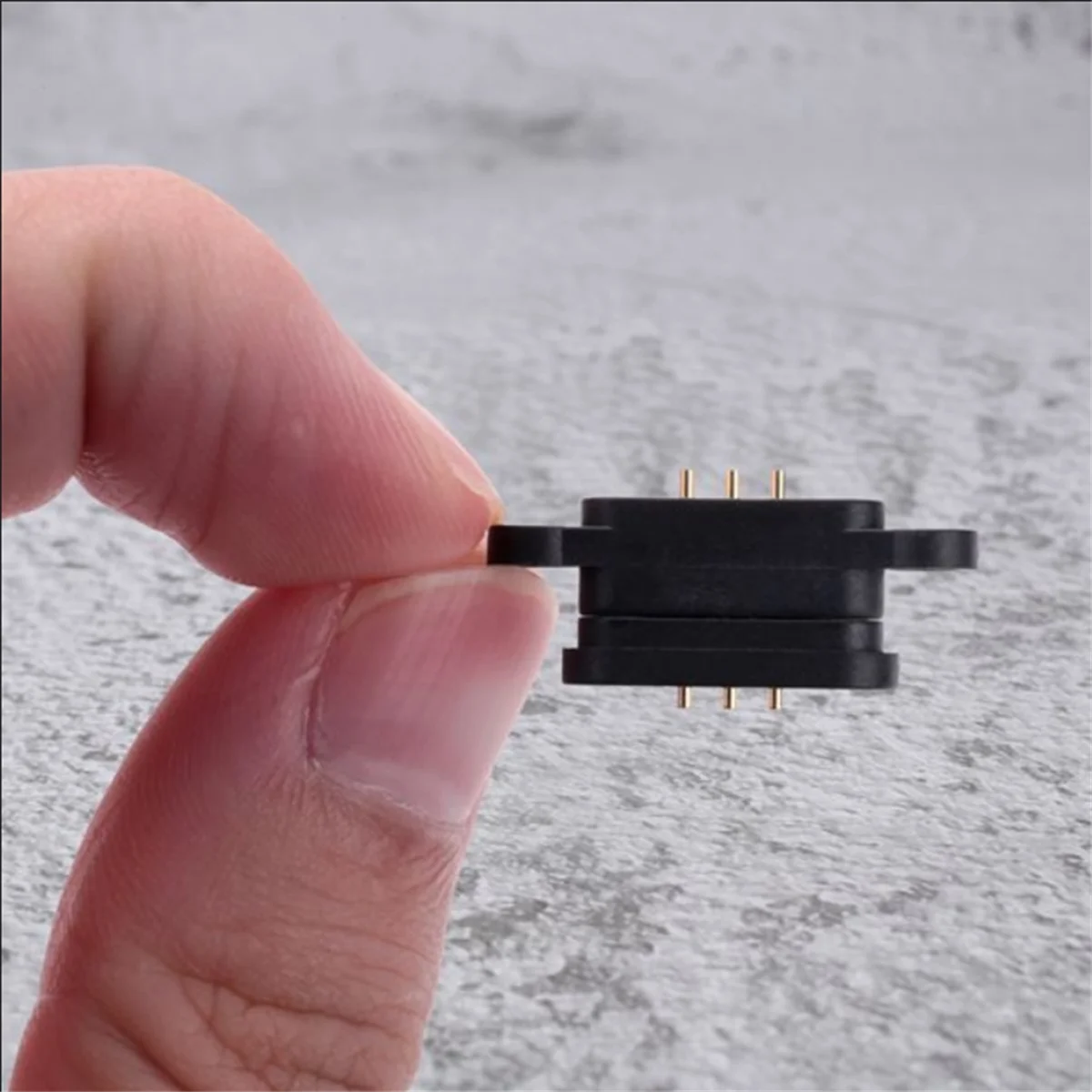 T85C 20 пар 3-контактный подпружиненный магнитный разъем Pogo Pin, 3 положения магнитов, шаг 2,3 мм, сквозные отверстия, мужской и женский зонд
T85C 20 пар 3-контактный подпружиненный магнитный разъем Pogo Pin, 3 положения магнитов, шаг 2,3 мм, сквозные отверстия, мужской и женский зонд