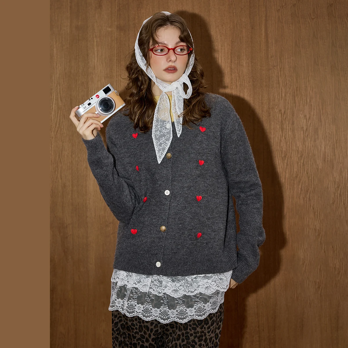 Осень 202, женский милый кардиган с 3D сердечками, антивозрастной мягкий вязаный свитер, свободное пальто большого размера с открытой передней частью, Y2K, уютная одежда для дома
Осень 202, женский милый кардиган с 3D сердечками, антивозрастной мягкий вязаный свитер, свободное пальто большого размера с открытой передней частью, Y2K, уютная одежда для дома