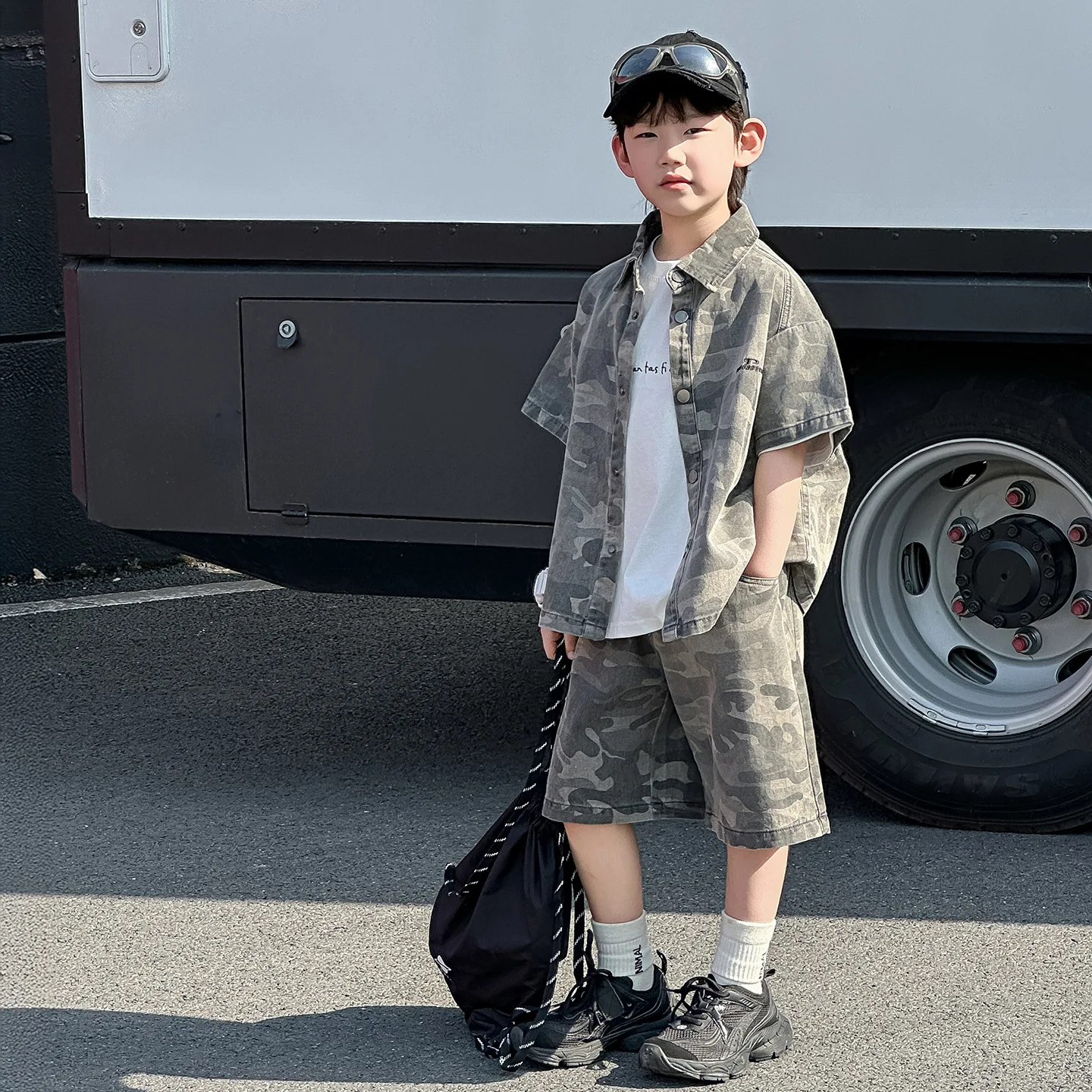 Boys' Summer Set Children's Korean Edition 2025 New Sports Short Sleeved Outdoor Shirt Pants Trendy
Boys' Summer Set Children's Korean Edition 2025 New Sports Short Sleeved Outdoor Shirt Pants Trendy