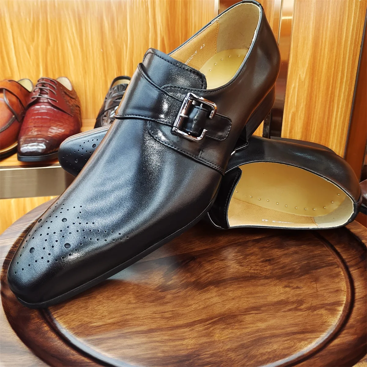 Elegant Black Men's Loafers Fashion Dress Formal Suit Shoes Breathable Leather Handmade Monk Style No Slip Adult Footwear
Elegant Black Men's Loafers Fashion Dress Formal Suit Shoes Breathable Leather Handmade Monk Style No Slip Adult Footwear