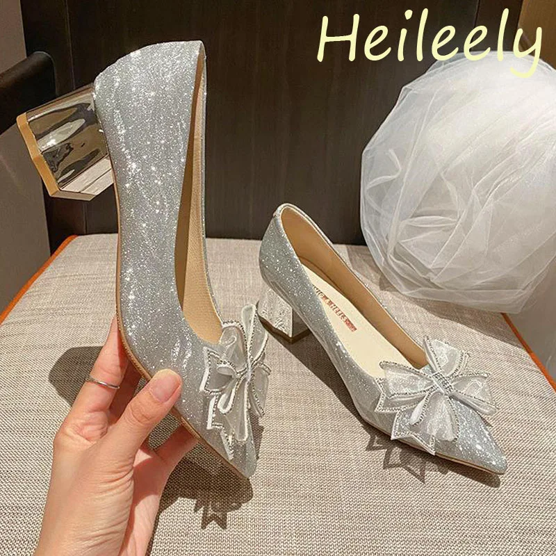 5cm Fashion New Low Heels with Mesh Bow Pointed Toe Sequins Pumps Wedding Shoes for Women 41 42 43
5cm Fashion New Low Heels with Mesh Bow Pointed Toe Sequins Pumps Wedding Shoes for Women 41 42 43