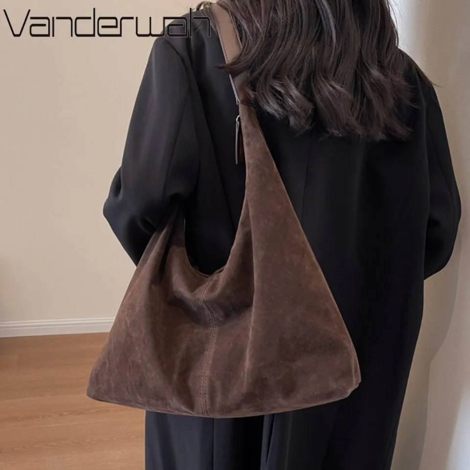 Зимняя женская мягкая замшевая кожаная сумка-бродяга на плечо, роскошные сумки, женские сумки, дизайнерская сумка под мышками, дорожная сумка-тоут
Зимняя женская мягкая замшевая кожаная сумка-бродяга на плечо, роскошные сумки, женские сумки, дизайнерская сумка под мышками, дорожная сумка-тоут