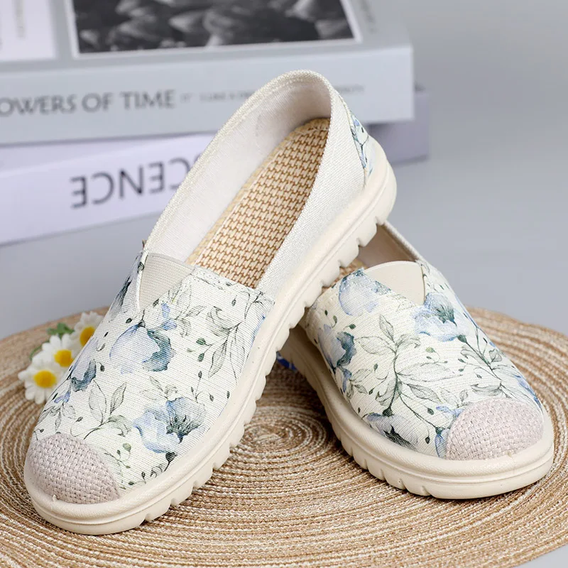 Women's Summer Floral Print Slip on Shoes Lightweight Canvas Loafers Breathable Linen Insole Non Slip Casual Walking Sneakers
Women's Summer Floral Print Slip on Shoes Lightweight Canvas Loafers Breathable Linen Insole Non Slip Casual Walking Sneakers