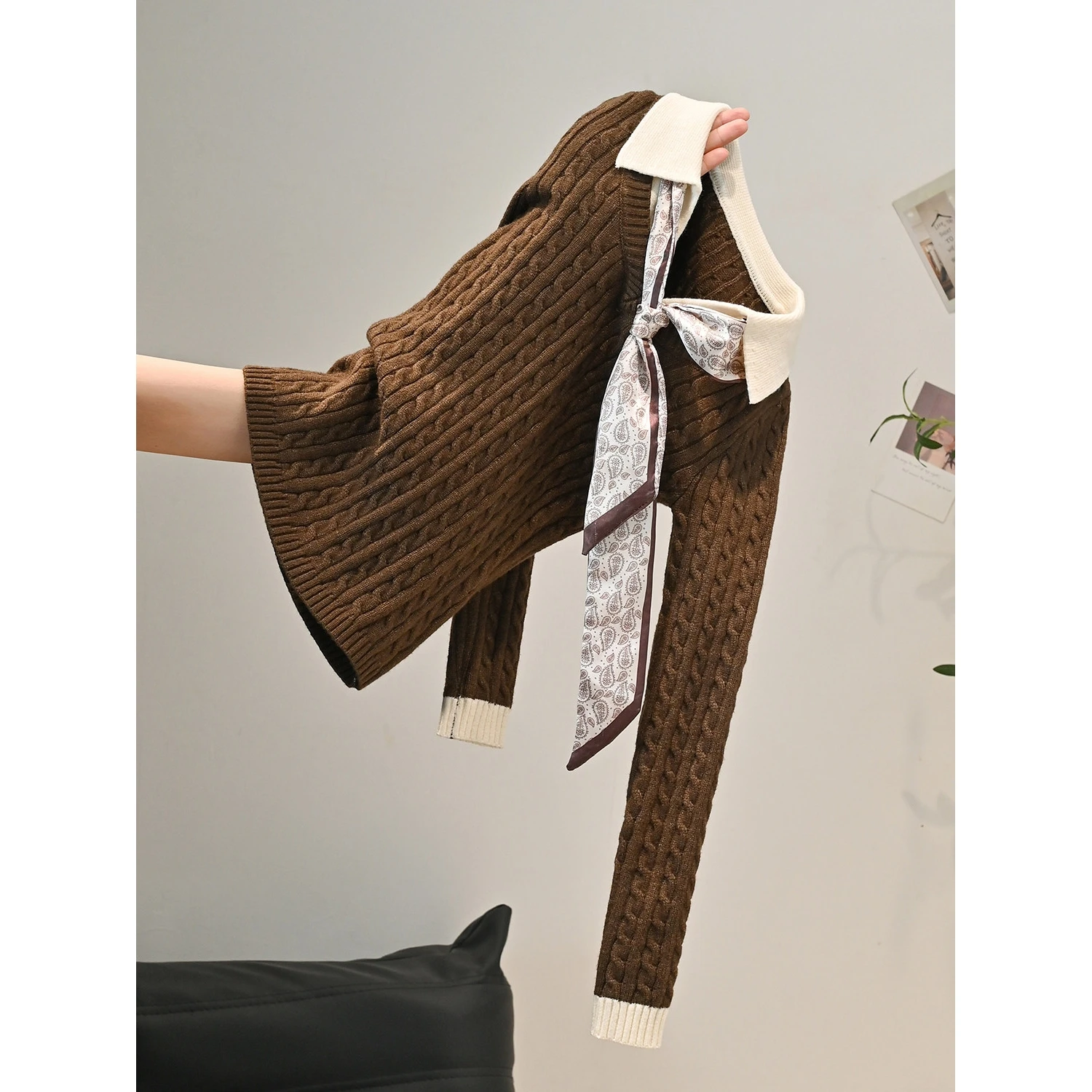 Уникальный вязаный свитер для женщин, осенне-зимний, мягкий, с эффектом двухслойности, кофейного цвета, приталенный, для повседневной носки
Уникальный вязаный свитер для женщин, осенне-зимний, мягкий, с эффектом двухслойности, кофейного цвета, приталенный, для повседневной носки