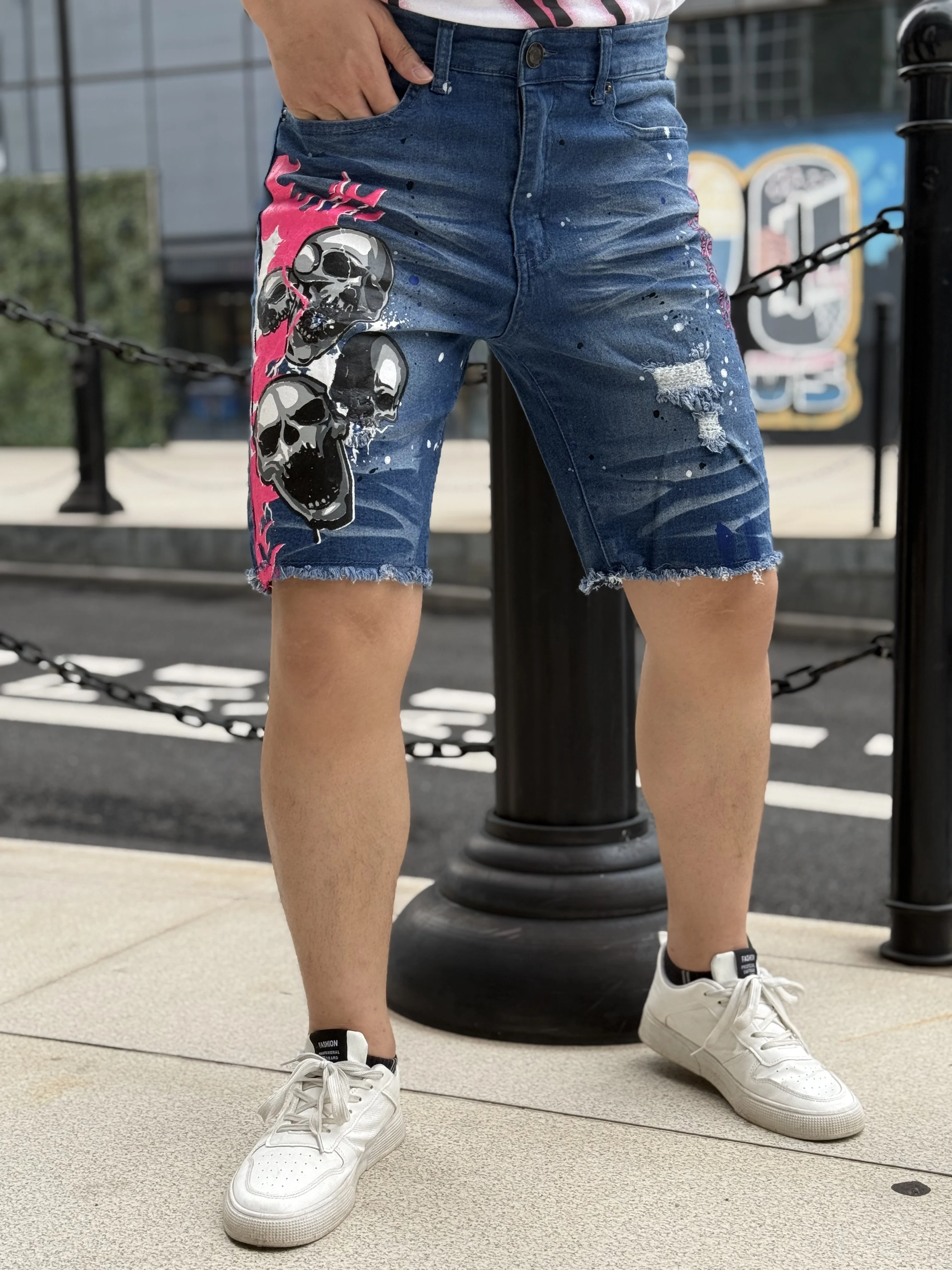 Модные мужские джинсовые шорты с модным принтом и легкими отверстиями и потертыми краями, дышащие для всего лета, бесплатная доставка в комплекте 
Модные мужские джинсовые шорты с модным принтом и легкими отверстиями и потертыми краями, дышащие для всего лета, бесплатная доставка в комплекте