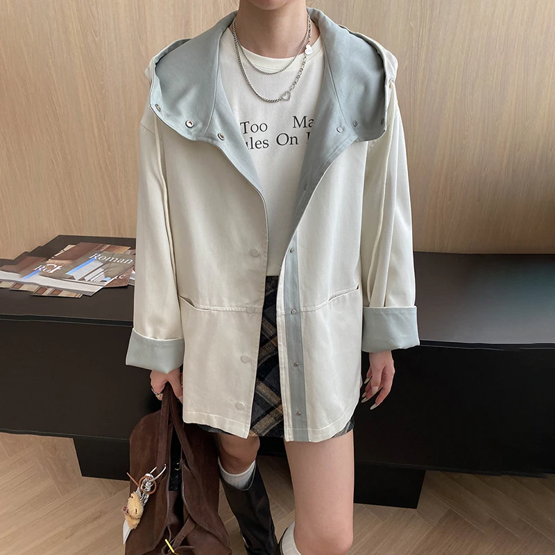 FANAN Contrast Color Design Hooded Trench For Women Single Breasted Office Lady Short Windbreaker Female Coats 2025 Autumn New
FANAN Contrast Color Design Hooded Trench For Women Single Breasted Office Lady Short Windbreaker Female Coats 2025 Autumn New