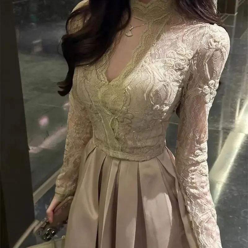 New Luxury Floral Sequin Lace Blouse Women Elegant Sexy V-Neck Long Sleeve Fashion Slim Tops French Spring T-shirt Clothing
New Luxury Floral Sequin Lace Blouse Women Elegant Sexy V-Neck Long Sleeve Fashion Slim Tops French Spring T-shirt Clothing