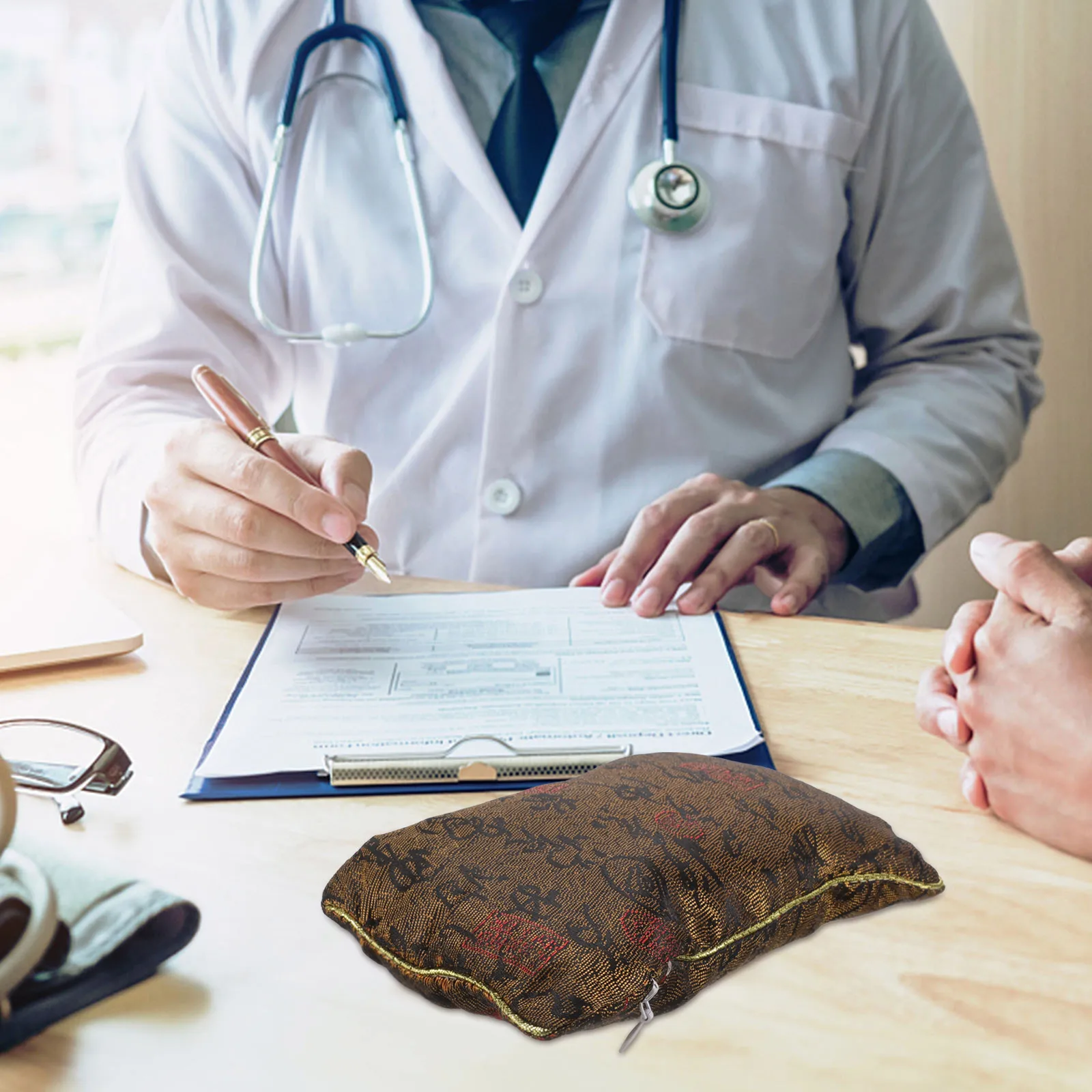 Pulse Diagnosis Pillow Buckwheat Filling Cloth Material Chinese Medicine Tool Wrist Rest Portable Clinic Comfortable 
Pulse Diagnosis Pillow Buckwheat Filling Cloth Material Chinese Medicine Tool Wrist Rest Portable Clinic Comfortable