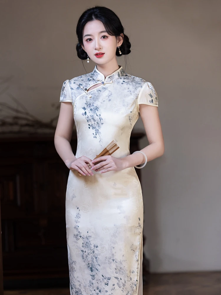 Ele Young Women's White Qipao Dr Faion ow New Chinese Sle ort Sve Breathable Polyester Fiber Midi Qipao
Ele Young Women's White Qipao Dr Faion ow New Chinese Sle ort Sve Breathable Polyester Fiber Midi Qipao