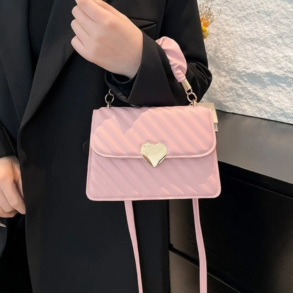 Simple Design Small Square Bag Exquisite Texture Hand Carrying Heart Lock Bag Stylish Leather Mini PU Shoulde Handbag
Simple Design Small Square Bag Exquisite Texture Hand Carrying Heart Lock Bag Stylish Leather Mini PU Shoulde Handbag
