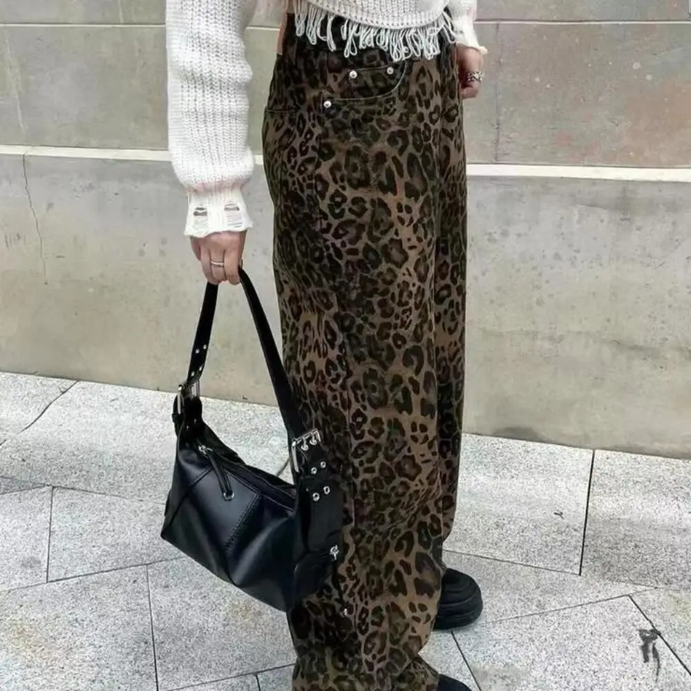 Punk Gothic PU Shoulder Bag Harajuku Solid Color Y2K Underarm Bag Korean Style Aesthetic Punk Crossbody Bag Portable
Punk Gothic PU Shoulder Bag Harajuku Solid Color Y2K Underarm Bag Korean Style Aesthetic Punk Crossbody Bag Portable
