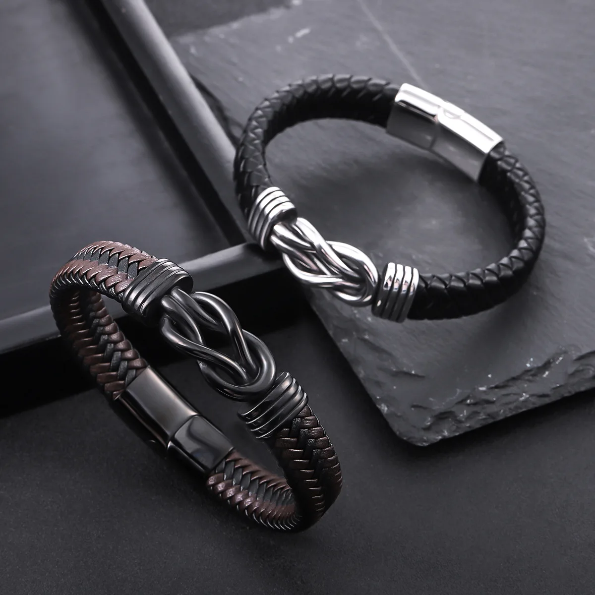 European American Twist Braided Leather Bracelet Men Women Punk Hip Hop Wrist Band Stainless Steel Magnet Buckle Trend Jewelry
European American Twist Braided Leather Bracelet Men Women Punk Hip Hop Wrist Band Stainless Steel Magnet Buckle Trend Jewelry