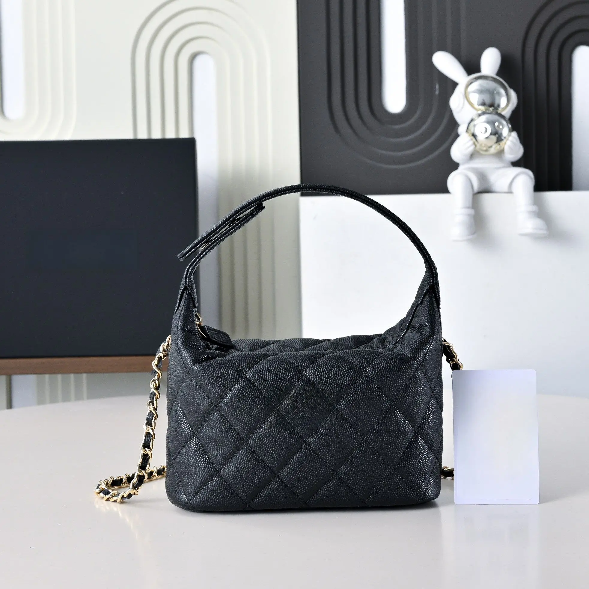 New Ladies Bags Trend Handbags Retro Designer Luxury Square Crossbody Bags Female Totes Shoulder Handbags for Women
New Ladies Bags Trend Handbags Retro Designer Luxury Square Crossbody Bags Female Totes Shoulder Handbags for Women